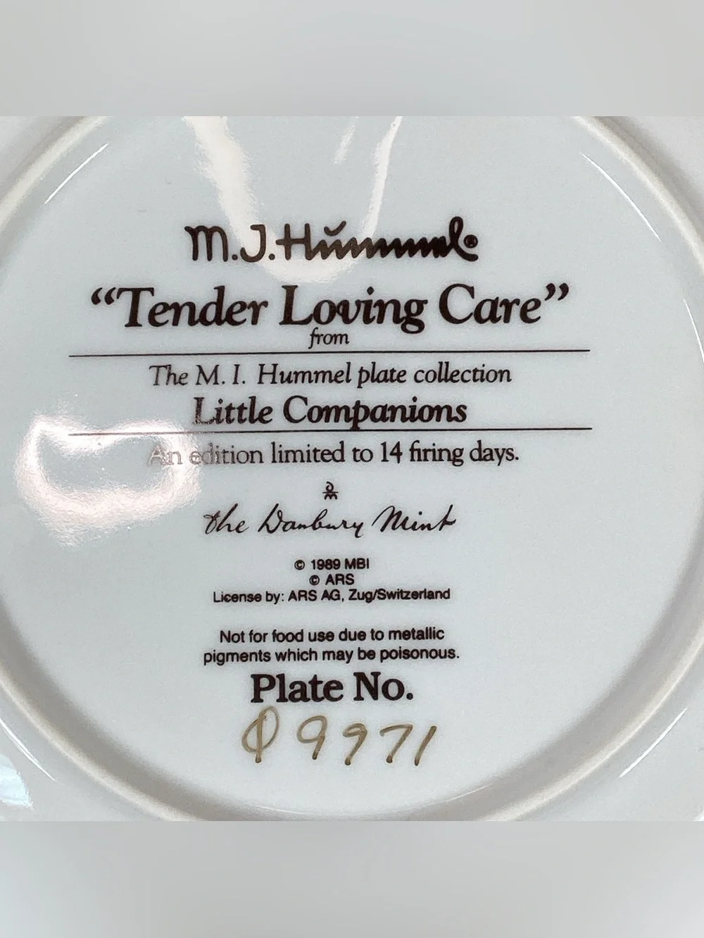 M.I. Hummel 1989 “Tender Loving Care” Little Companions Plate Danbury Mint Q9971